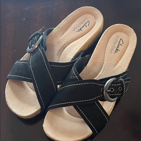NWOT-Clarks Black Mules with Ultimate Comfort Footbed and Buckle Detail-size 8.5 - Picture 1 of 7